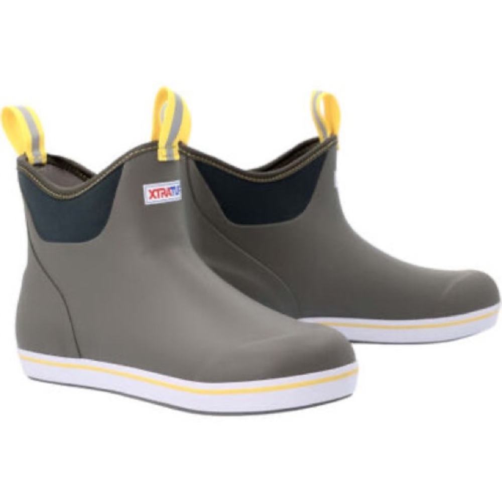 XtraTuf Men's 6 in Ankle Deck Boot size 8